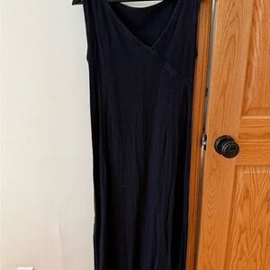 Classic Black Sleeveless V-Neck Maxi Dress